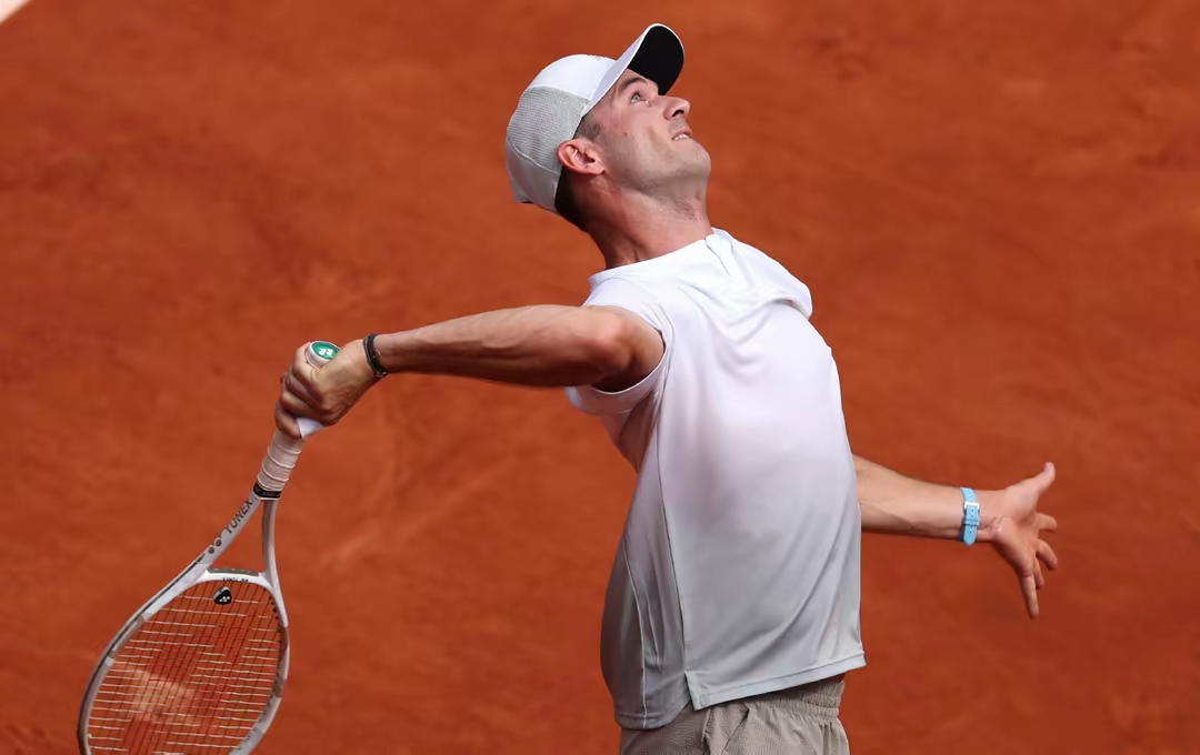 爱游戏在线-拉沃尔杯险胜美网，兹维列夫统治全场