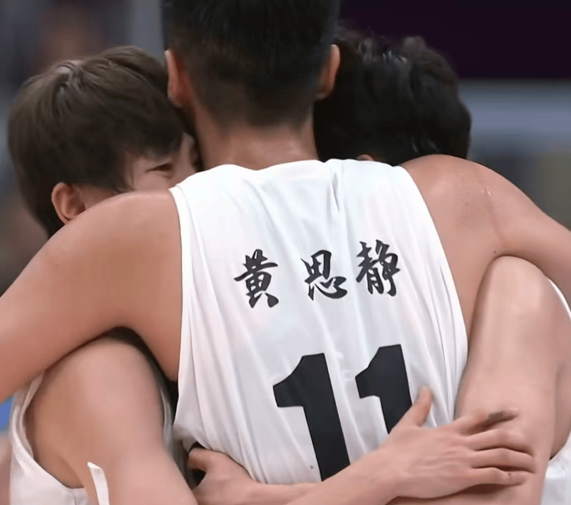 广东队完胜四川队，库里扛起全队