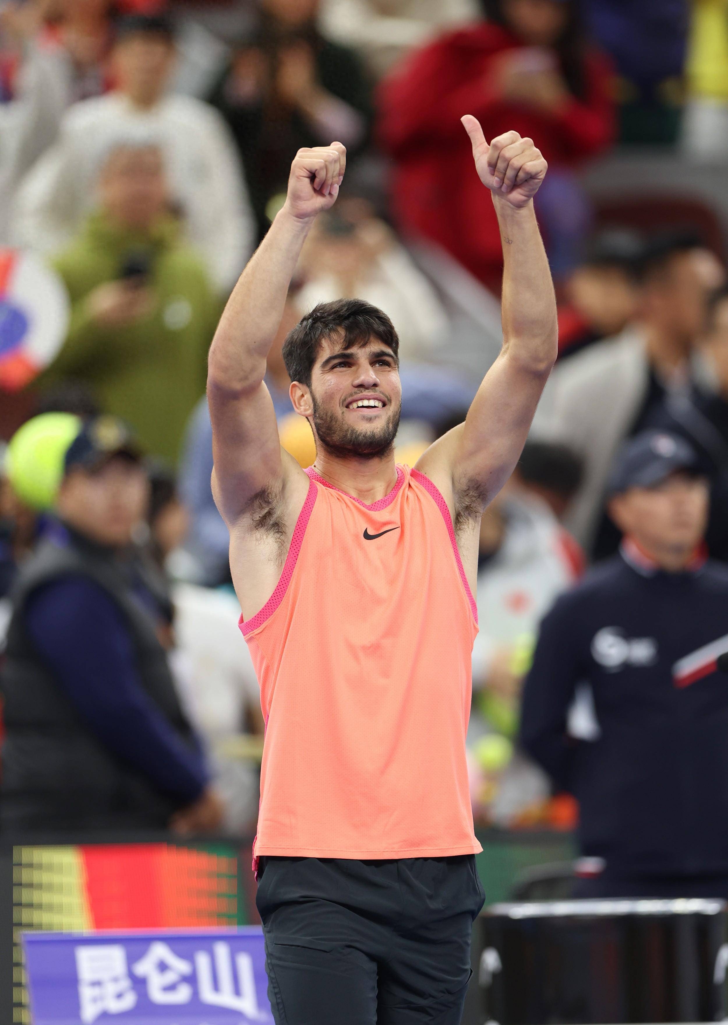 爱游戏在线-年终总决赛鏖战澳网，阿尔卡拉斯带队取胜