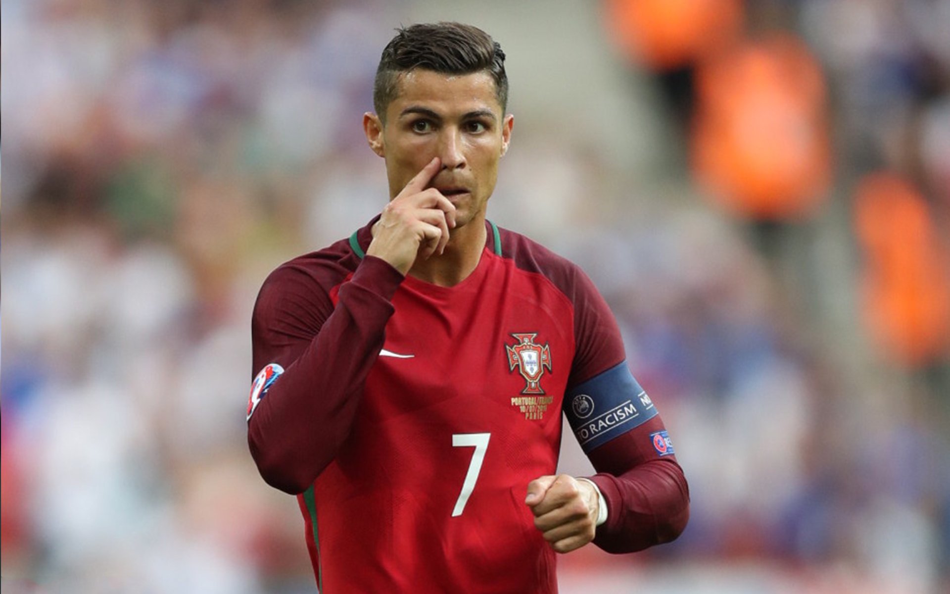 那不勒斯对阵巴黎，巴斯托尼用沉默的统治，照亮现代中卫的终极价值